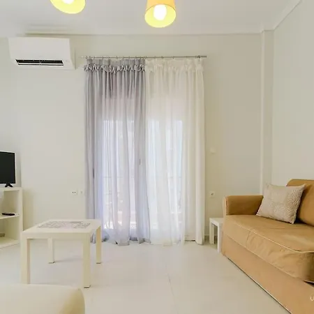 Minimalistic City Apartment, Vesta Philoxenia