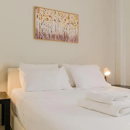 Minimalistic City Apartment, Vesta Philoxenia Selanik